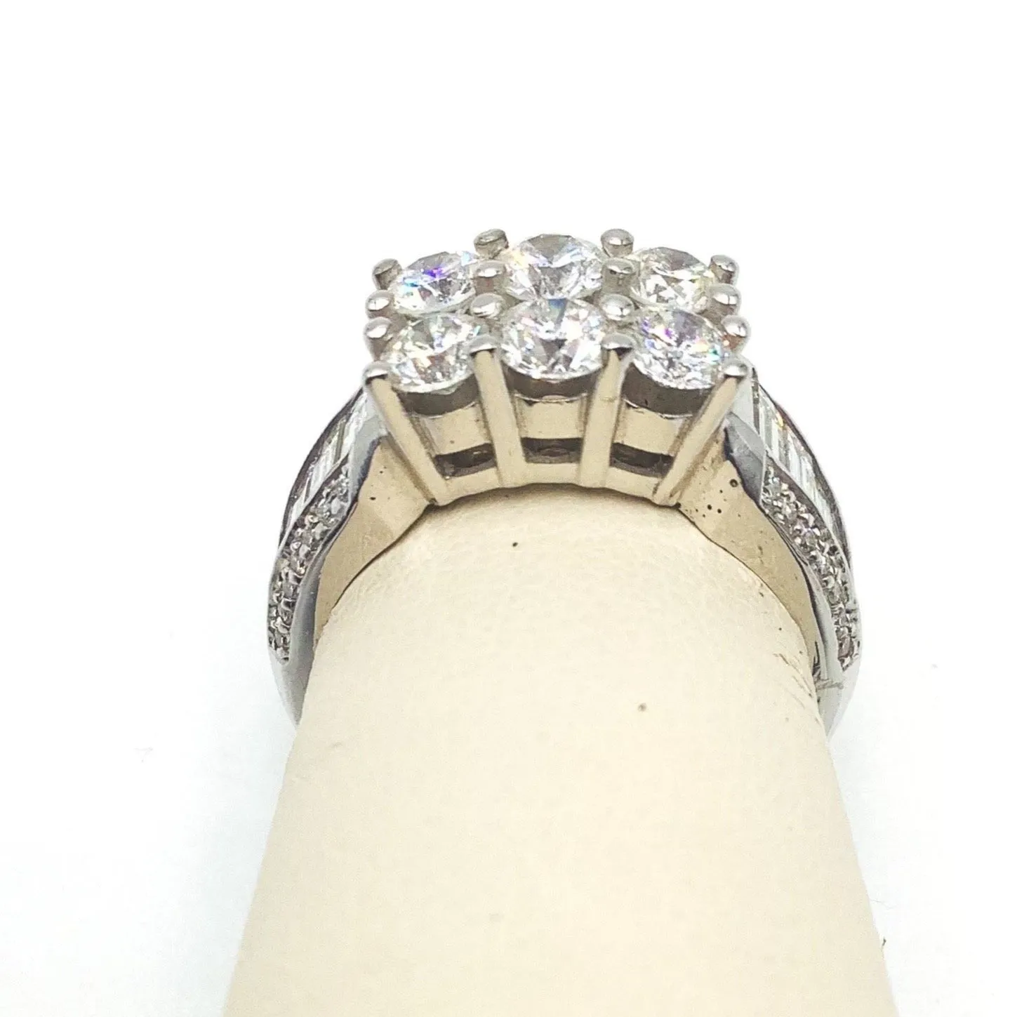 #10056881 FANCY 6 STONE DIAMOND RING
