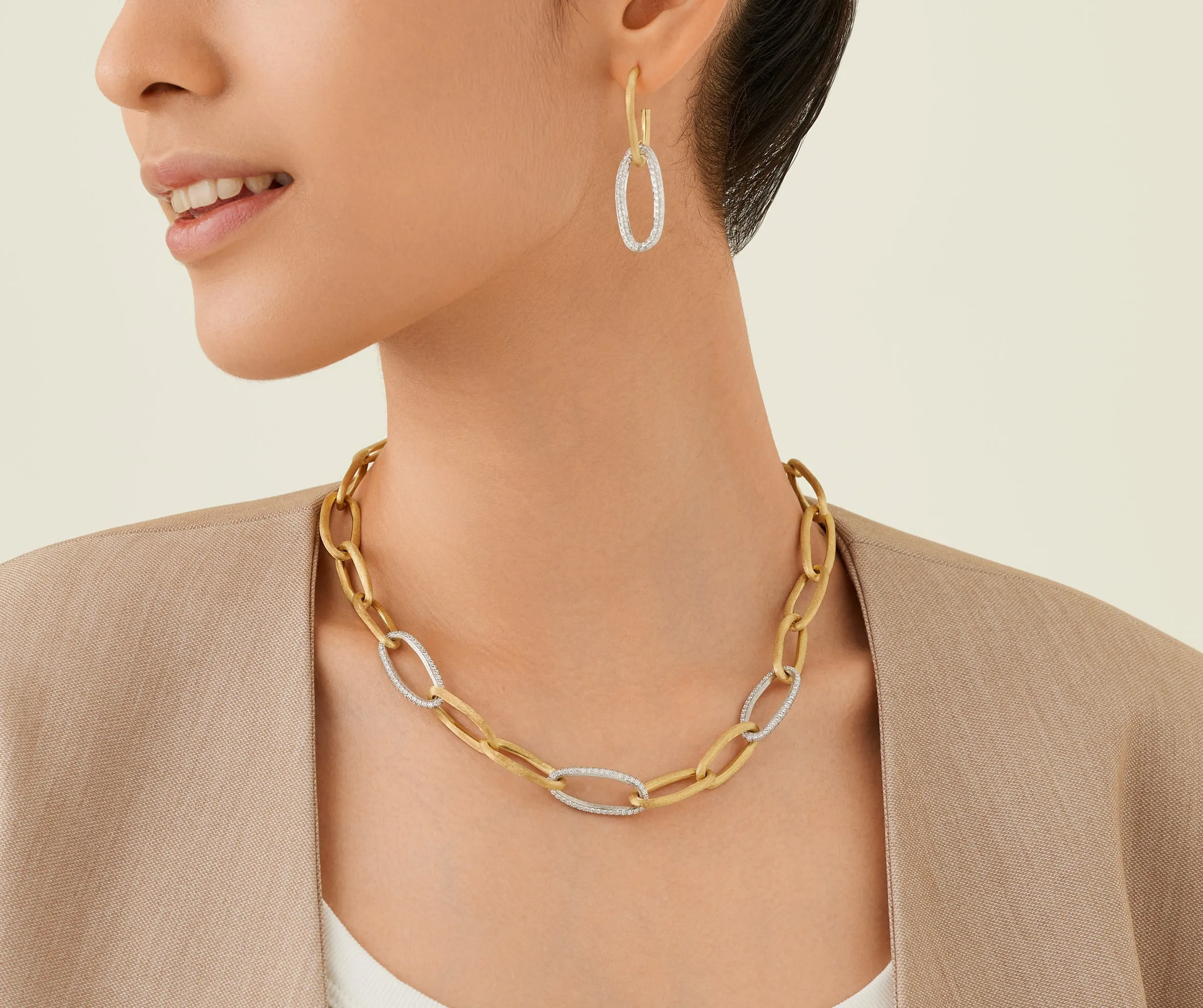 18K Yellow Gold Oval Link Necklace With Pavé Diamond Links