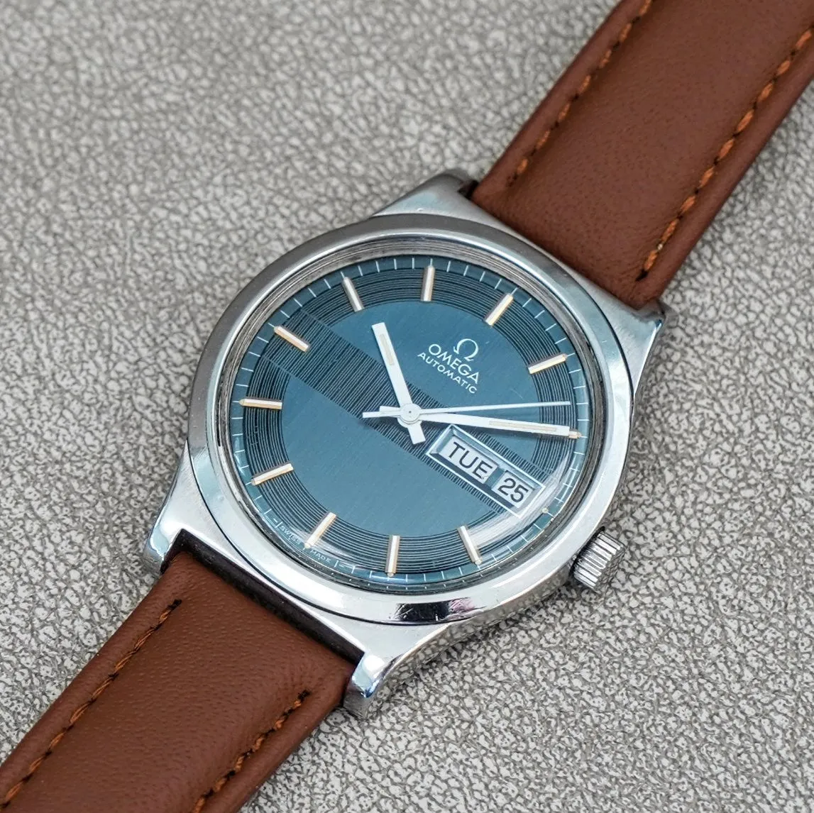 1972 OMEGA Automatic Watch Day/Date Blue Textured Dial Wristwatch Ref. 1660120 ALL S.S. Original Bracelet