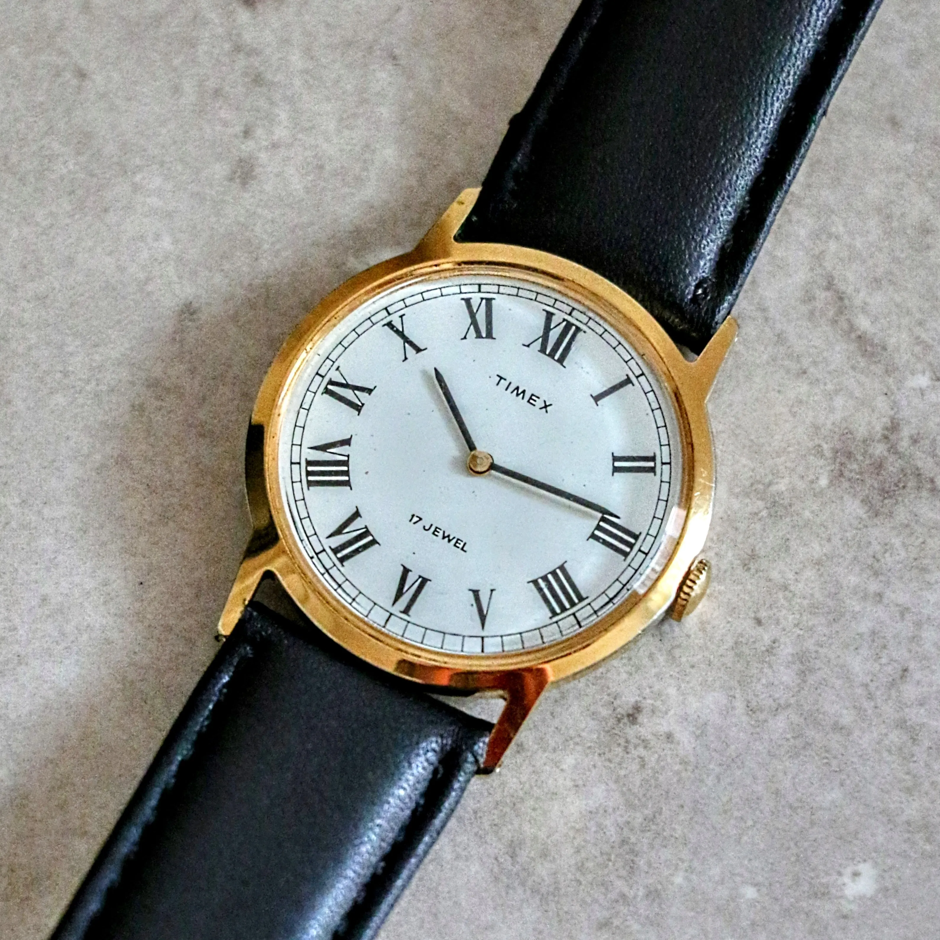 1979 TIMEX Watch Roman Numerals 17 Jewels Manual Wind 33mm Wristwatch