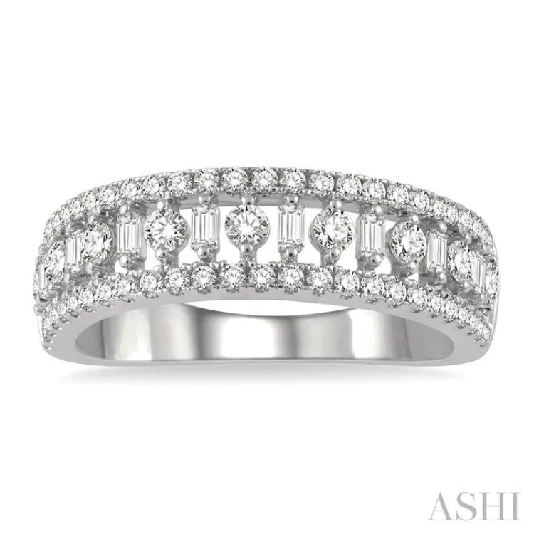 3/4 ctw Fusion Baguette and Round Cut Diamond Fashion Band in 14K White Gold