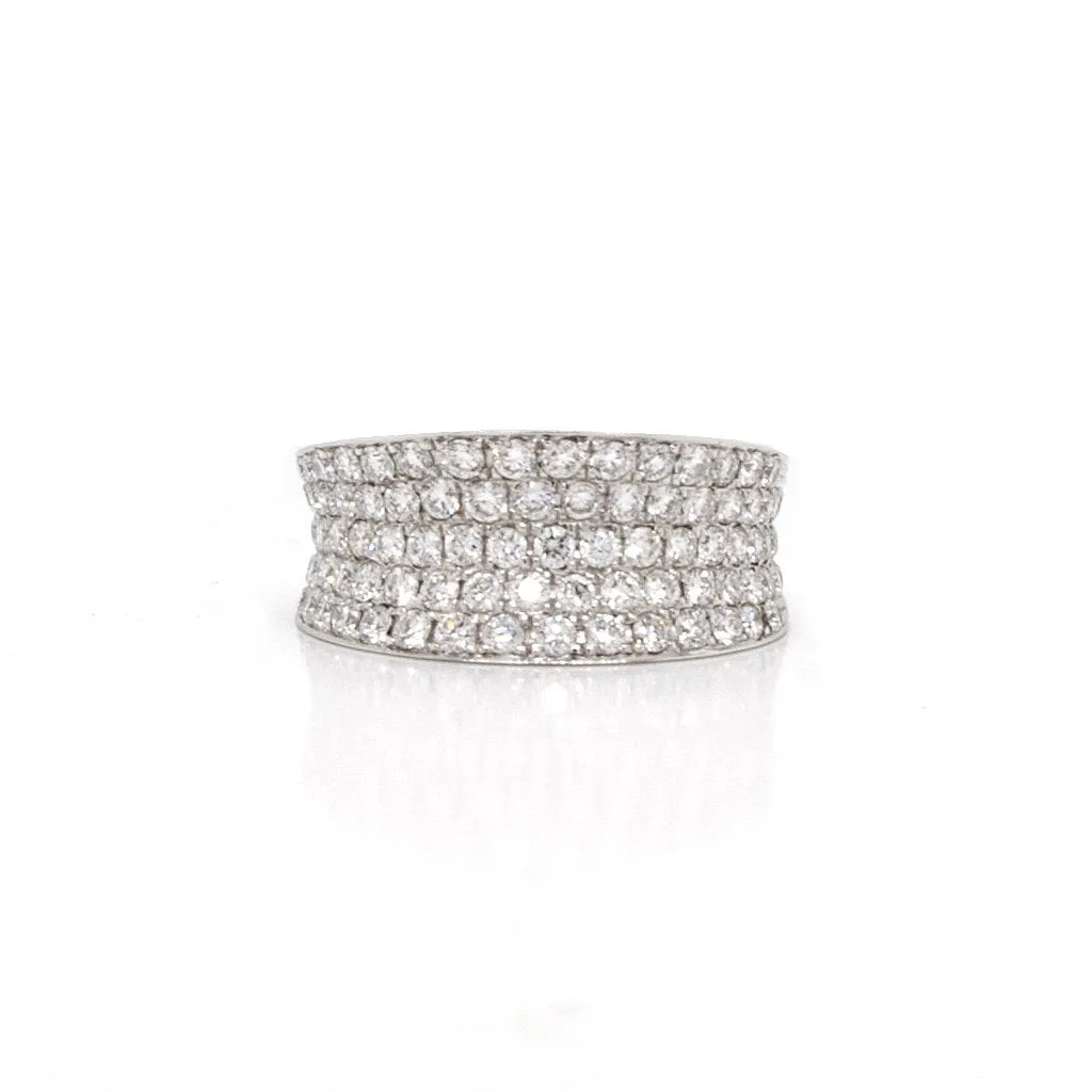 An 18ct White Gold and Pavé-set Diamond Dress Ring