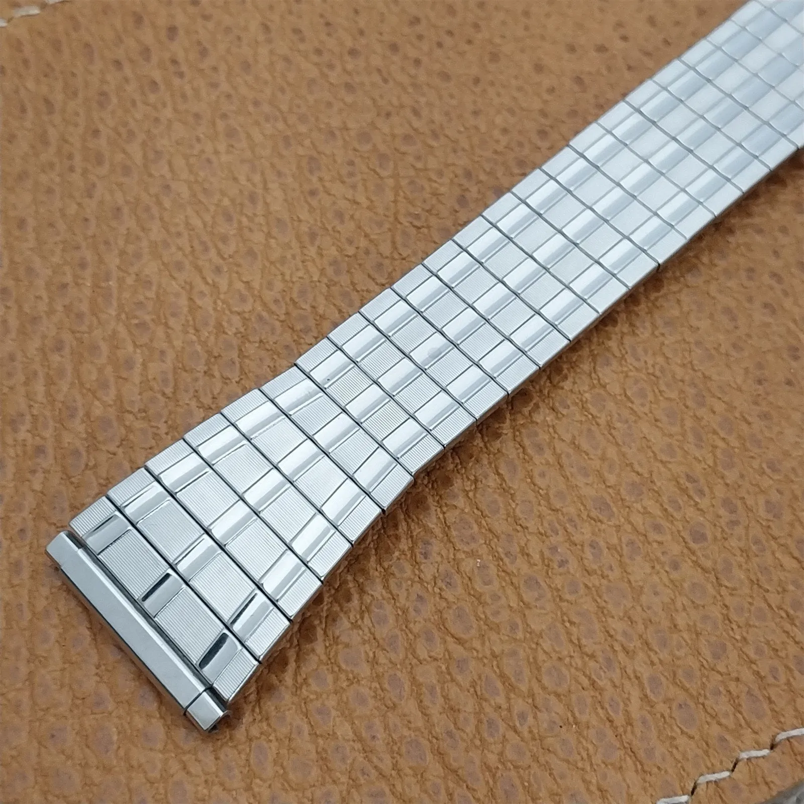 Bulova Stainless Steel Expansion Flared 17mm-22mm nos 1970s Vintage Watch Band