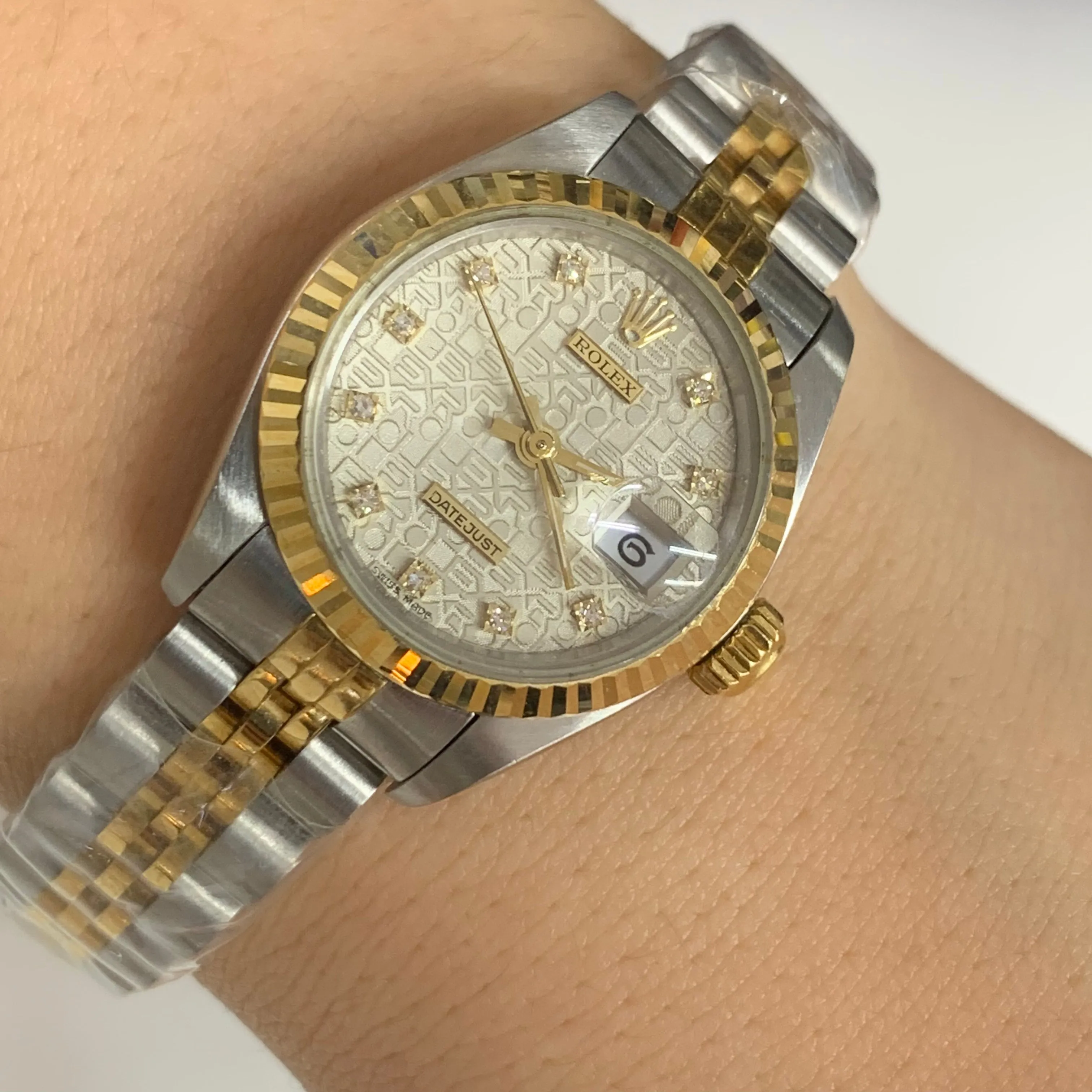Full factory 26mm Ladies`Rolex Watch with Two-Tone Jubilee Bracelet (diamond dial, fluted bezel)