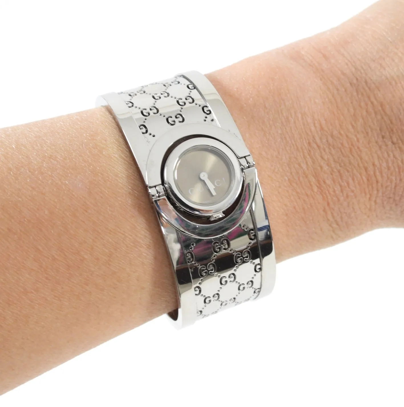Gucci Narrow Silver 112 Twirl GG Bangle Watch