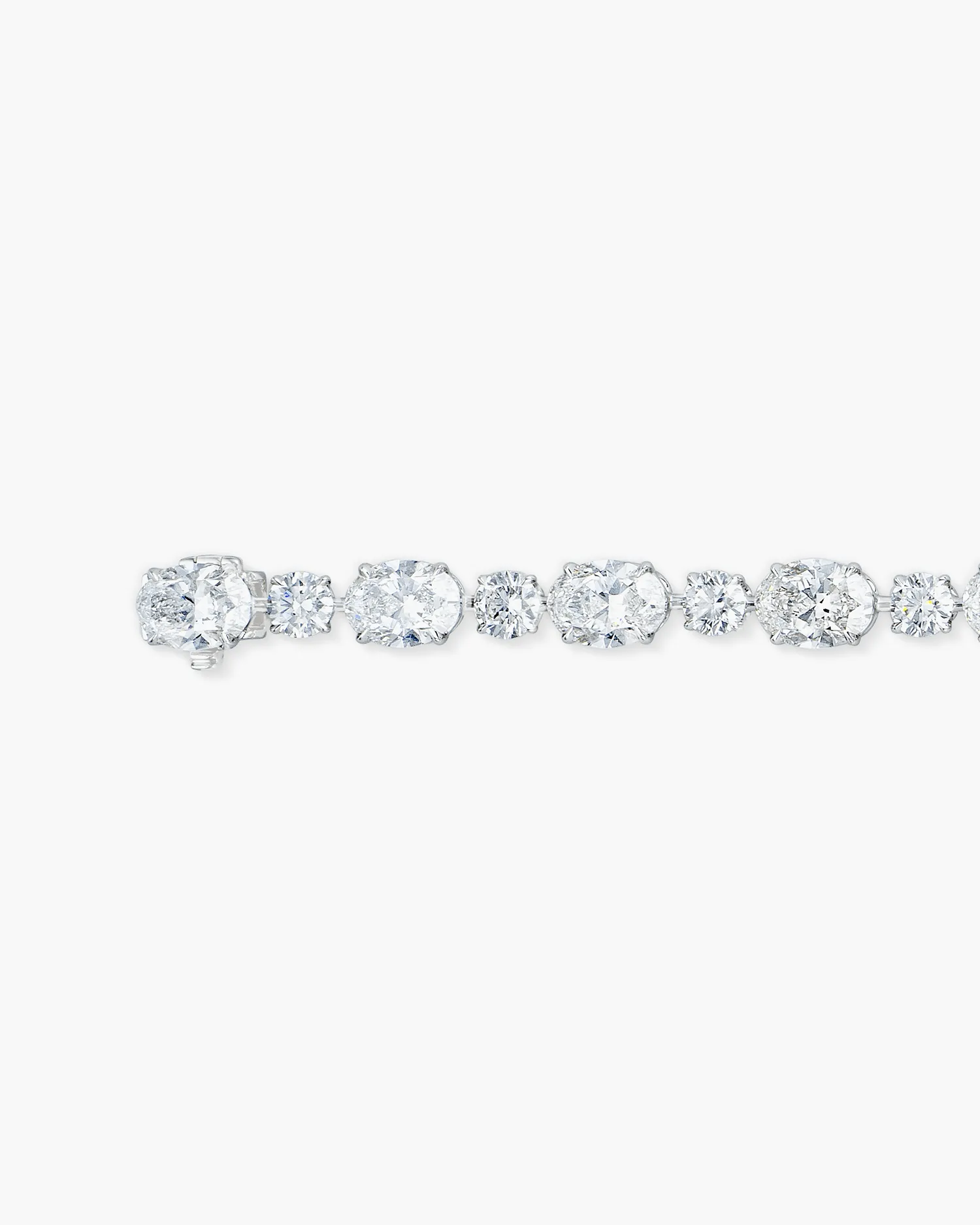 Oval Shape and Round Brilliant Cut Diamond Bracelet (1.00 carat)