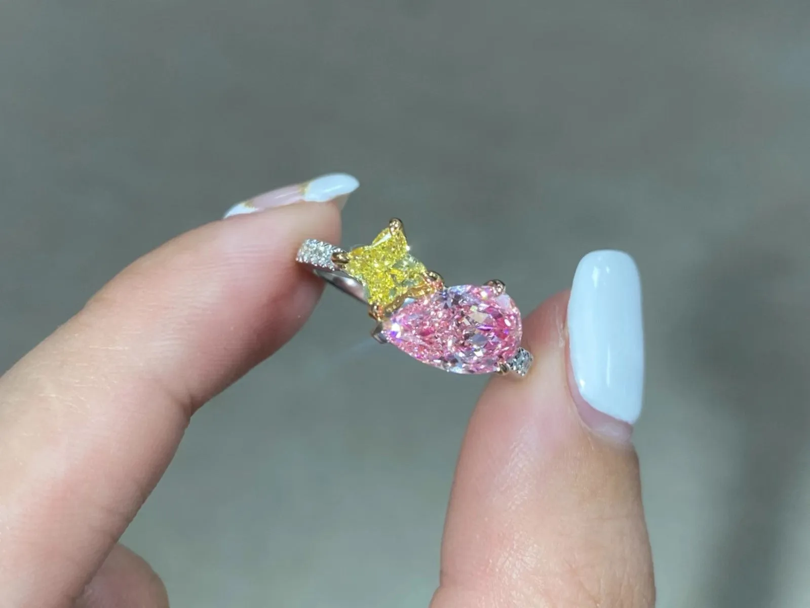 "You & I" Ring - Intense Pink and Yellow Diamonds - 2.27 ct.