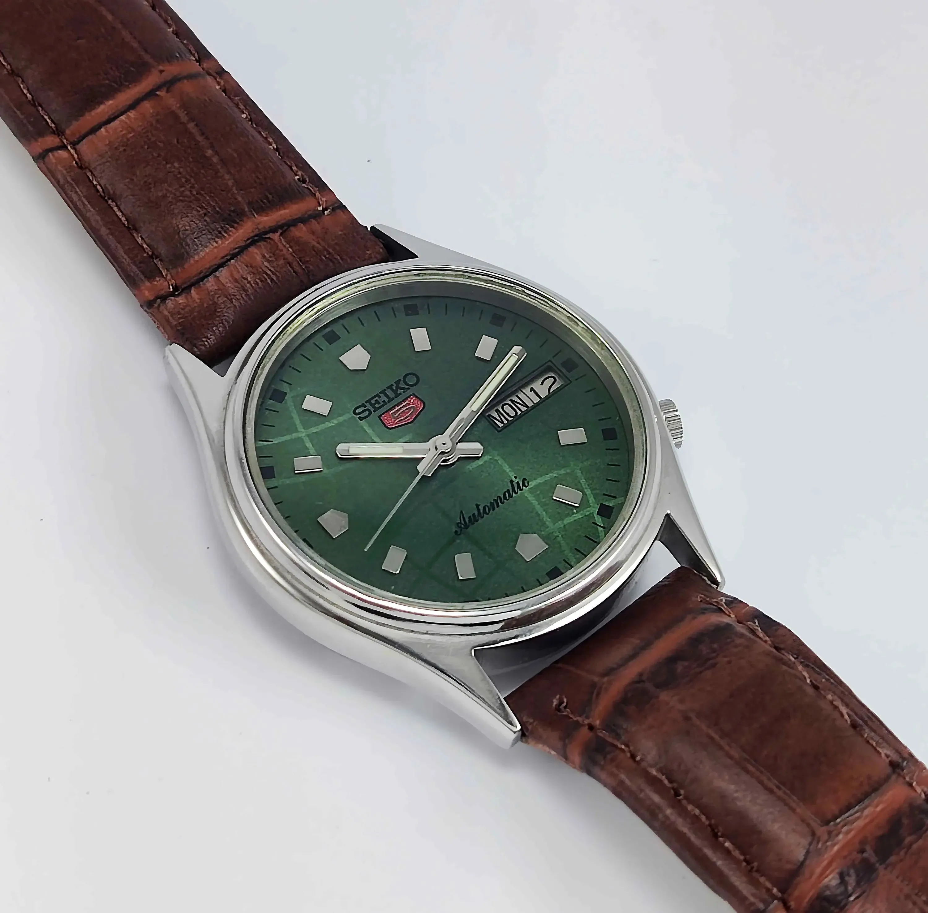 Seiko 5 Automatic-7009A Analog 17 Jewels Analog Day Date Green Dial Men's Mechanical Watch