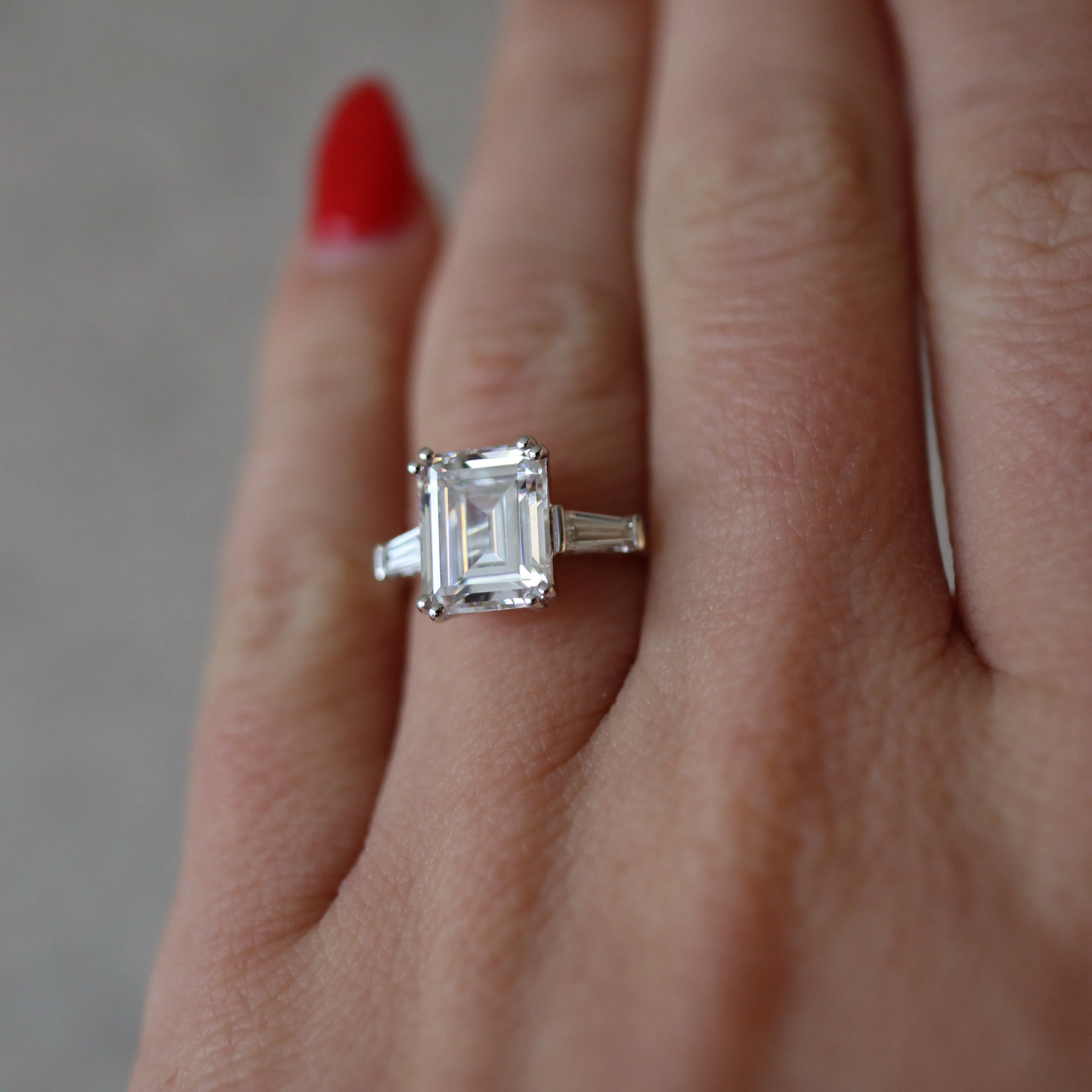 Simon G Yellow Gold Baguette Side Stone Engagement Ring Mounting