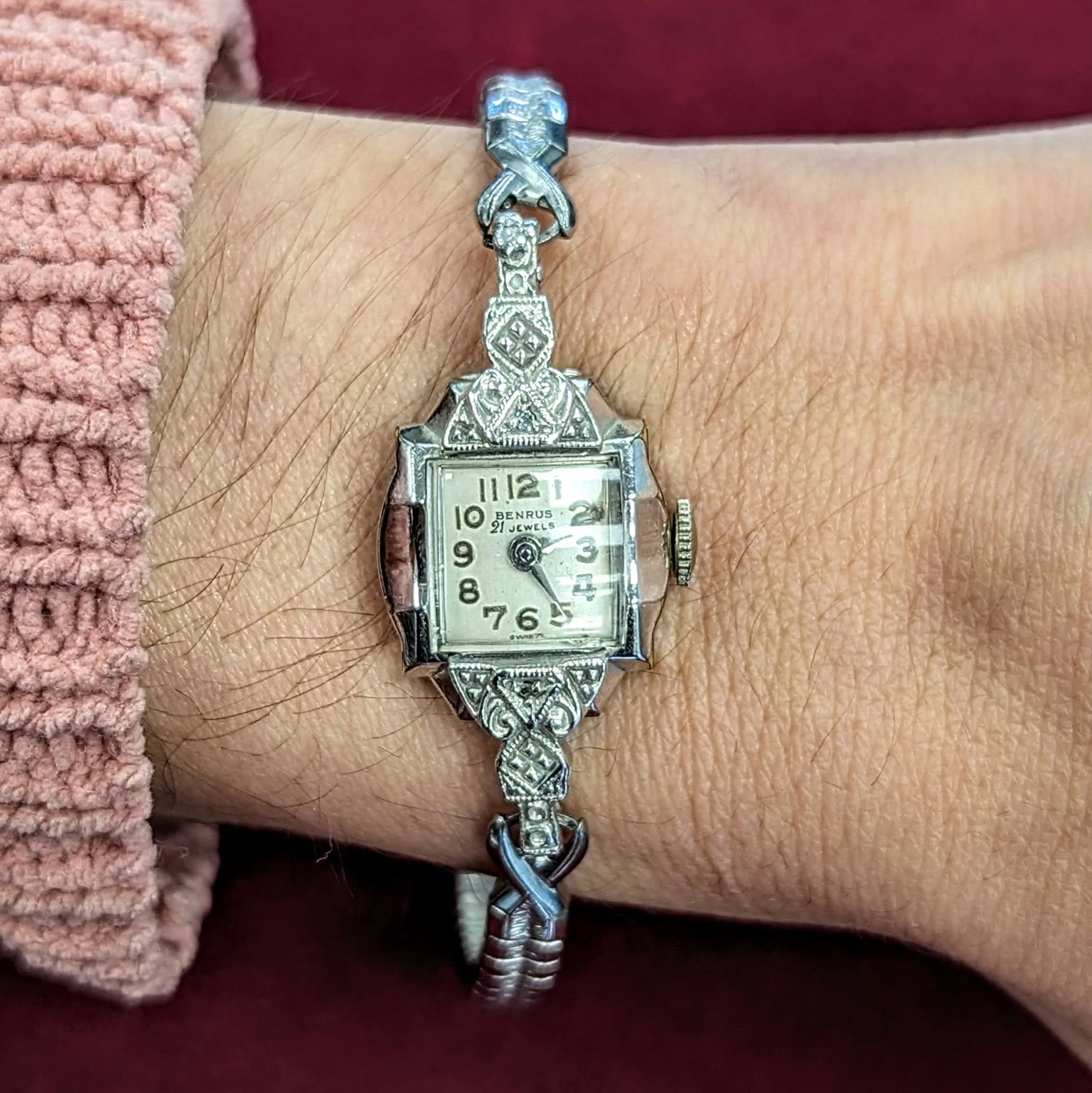 Vintage BENRUS Ladies Watch 21 Jewels Modele BMA40 Swiss Made Wristwatch Fancy Case